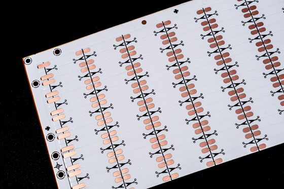 comprar Placa de circuito FPC personalizada de alta calidad con placa de doble capa, diseño personalizado y antioxidante OSP para aplicaciones LED online manufacture