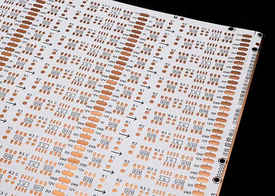 Fabricación de PCB flexibles y SMT de precisión para aplicaciones avanzadas de iluminación LED. Placa de circuito flexible FPCB para tira LED 5050 de doble cara con 30 luces LED y película blanca.