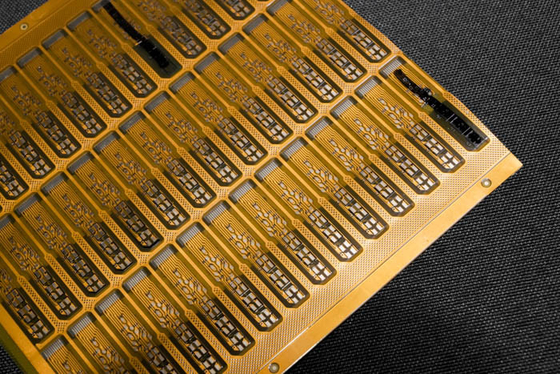 Conjunto electrónico de placas de circuito impreso HDI con película amarilla de doble cara